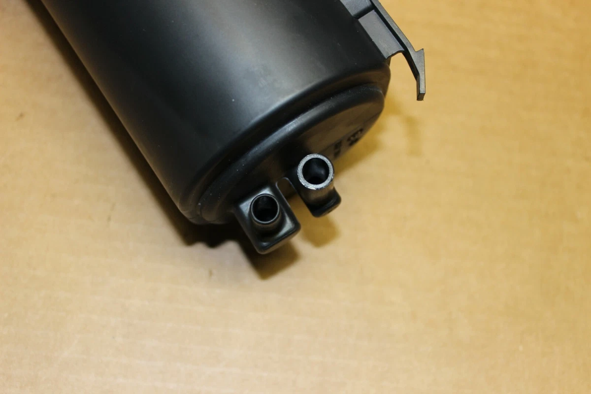 Mercedes Benz C63 AMG W204 Fuel Vapor Carbon Emissions Canister 