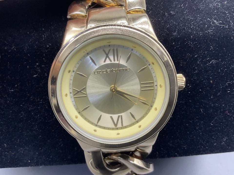 Relógio feminino Liz Claiborne LC1171 NOVO NA CAIXA - Funciona muito bem - Caixa original nunca usada - Imagem 2 de 4