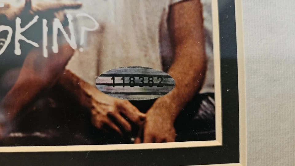 WWE THE ROCK 签名 8X10 摔跤照片 带证明和 STEINER 正品证书 罕见 — 第 3/4 张图片