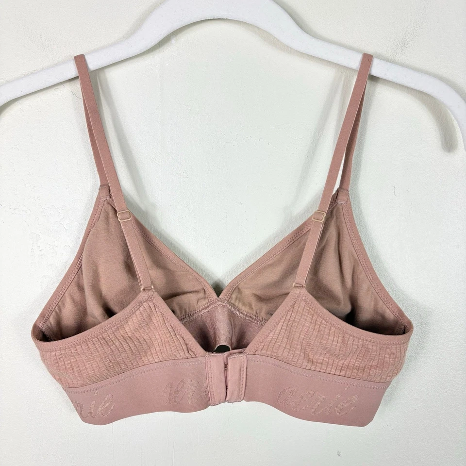 Bralette triangular con logotipo acanalado inalámbrico ligero Aerie en Siena cruda Foto 4 de 4