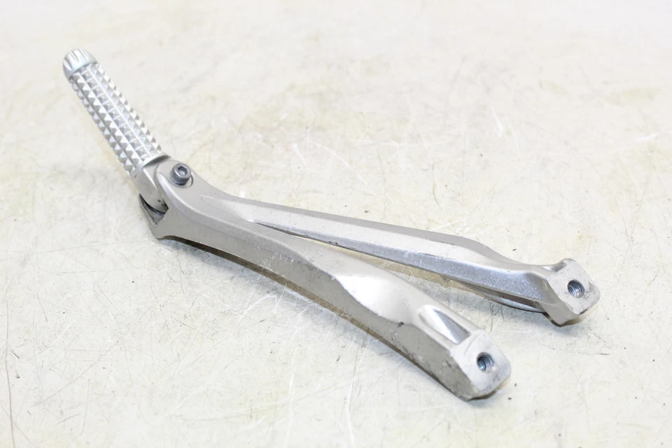 Yamaha Yzf R1 2004 clavija trasera izquierda pasajero Foto 2 de 4