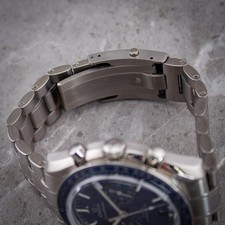 Omega Speedmaster Moonwatch Chronograph Co-axial 19