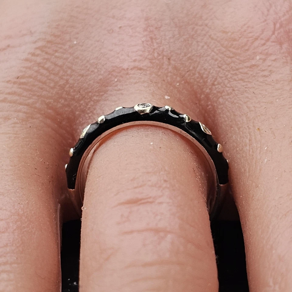 Anillo banda de oro blanco de 18k Hidalgo bisel esmalte negro conjunto diamante talla 6,75 Foto 4 de 4