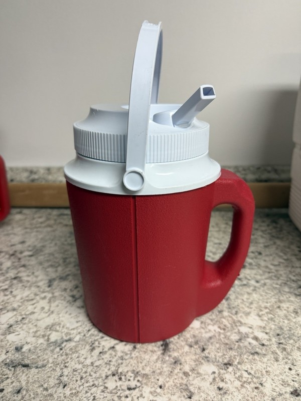 Gott 1/2 Gallon Jug Cooler Water Bottle Sports Lifeguard Made In USA