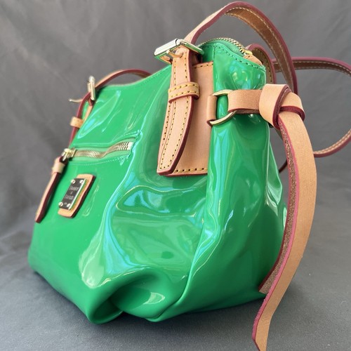 Dooney & Bourke Mini NINA Umhängetasche KELLY GREEN Lackleder Vacchetta Reißverschluss NM - Bild 9 von 16