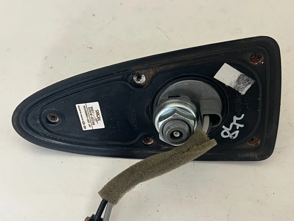 HYUNDAI GENESIS 2015 - 2016 SHARK FIN ANTENNA BLACK 96210-B1410 OEM - Image 4 of 4