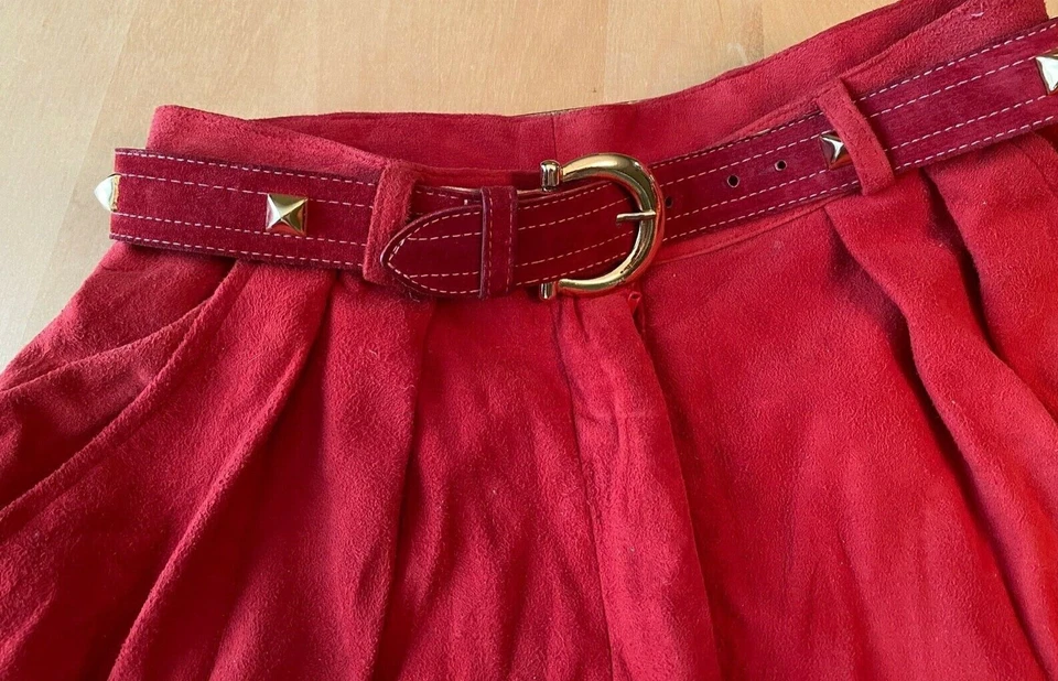 PANTALONES CORTOS VINTAGE BILL BLASSPORT CUERO ROJO + CINTURÓN OMEGA PARA MUJER TALLA 4 Foto 2 de 4