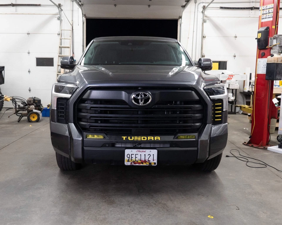 Juego de calcomanías de vinilo con letras de parachoques delantero Tundra para Toyota Tundra 2022+ Foto 3 de 3