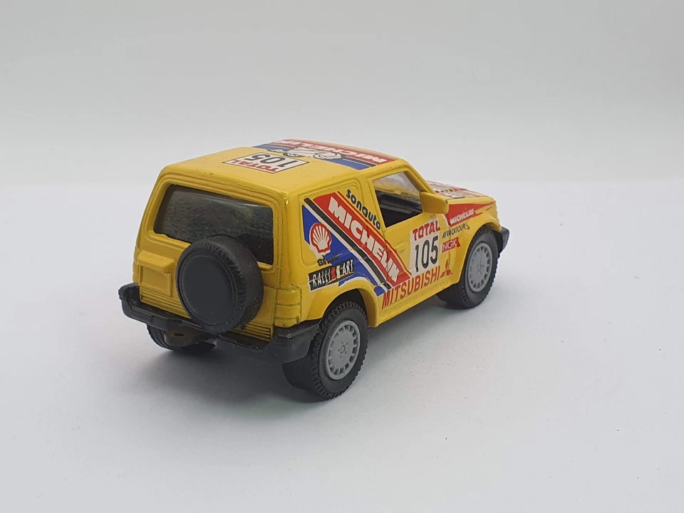 Mitsubishi Montero Guisval 1/43 - Immagine 3 di 4