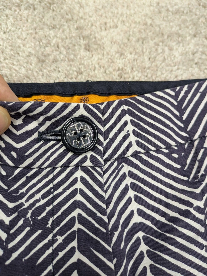 Pantalones Cortos Tory Burch Para Mujer 2 Azul Marino Tigre Zigzag Rayas Frente Plano Mini Corto  Foto 3 de 4
