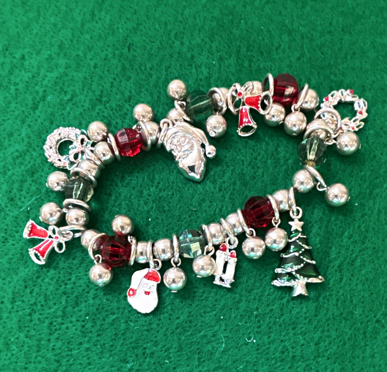 Christmas Charm Stretch Bracelet Silver Tone Red/Green Glass Beads