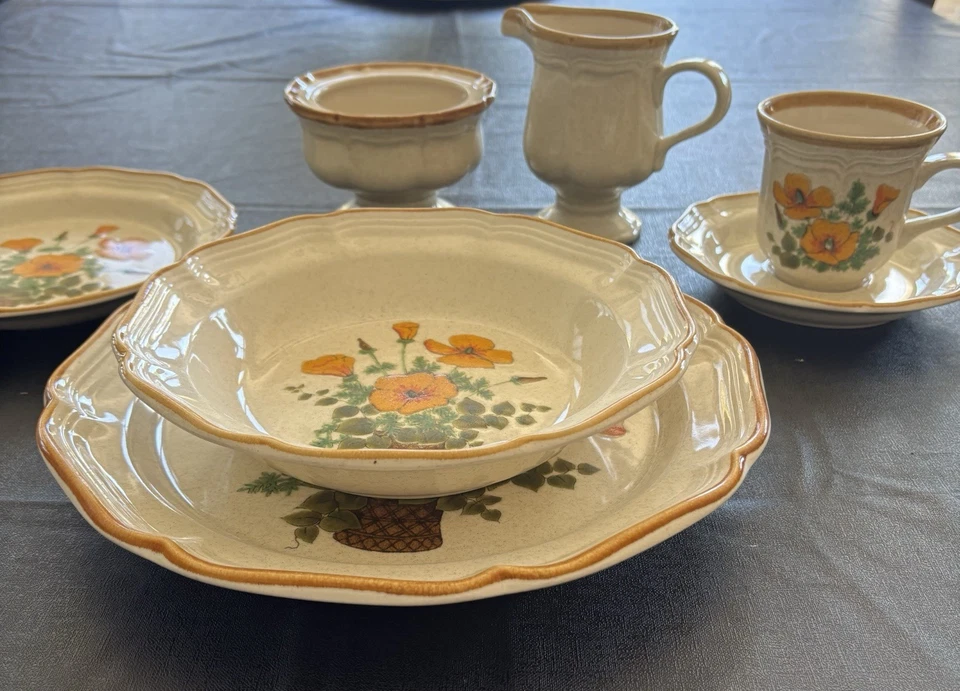 Vajilla Mikasa Petunia 65 piezas usada en perfecto estado. Sin astillas Foto 4 de 4