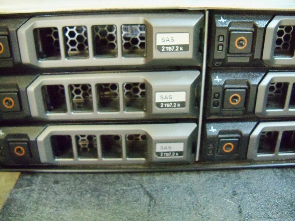 Dell Powervault MD3200 E03J SAS Storage Array 12x 2Tb 7.2k 9zm275-150 - Image 2 of 4