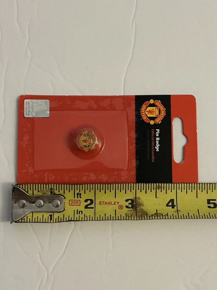 Manchester United Pin Badge Officially Licensed Mint Condition Sealed In Package - Image 4 of 4