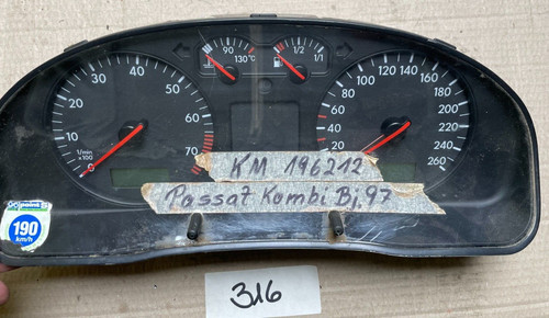 VW Passat 3B Kombiinstrument Tacho Drehzahlmesser Tachoeinheit 3B0920802