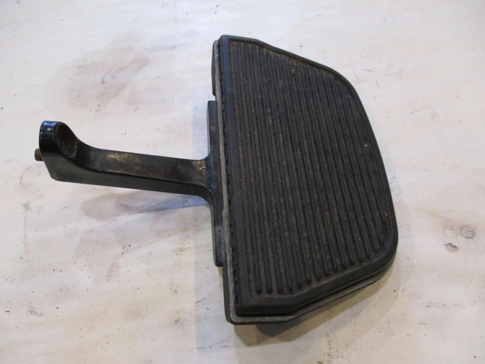 Passenger flootboard, right  2012 Harley Davidson Road Glide Foto 2 de 4