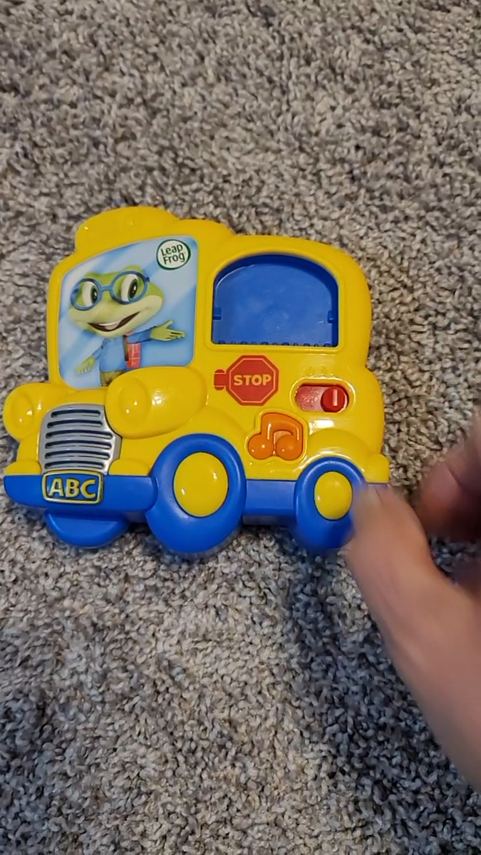 LEAP FROG Fridge Phonics SCHOOL BUS With 21 Alphabet Letters