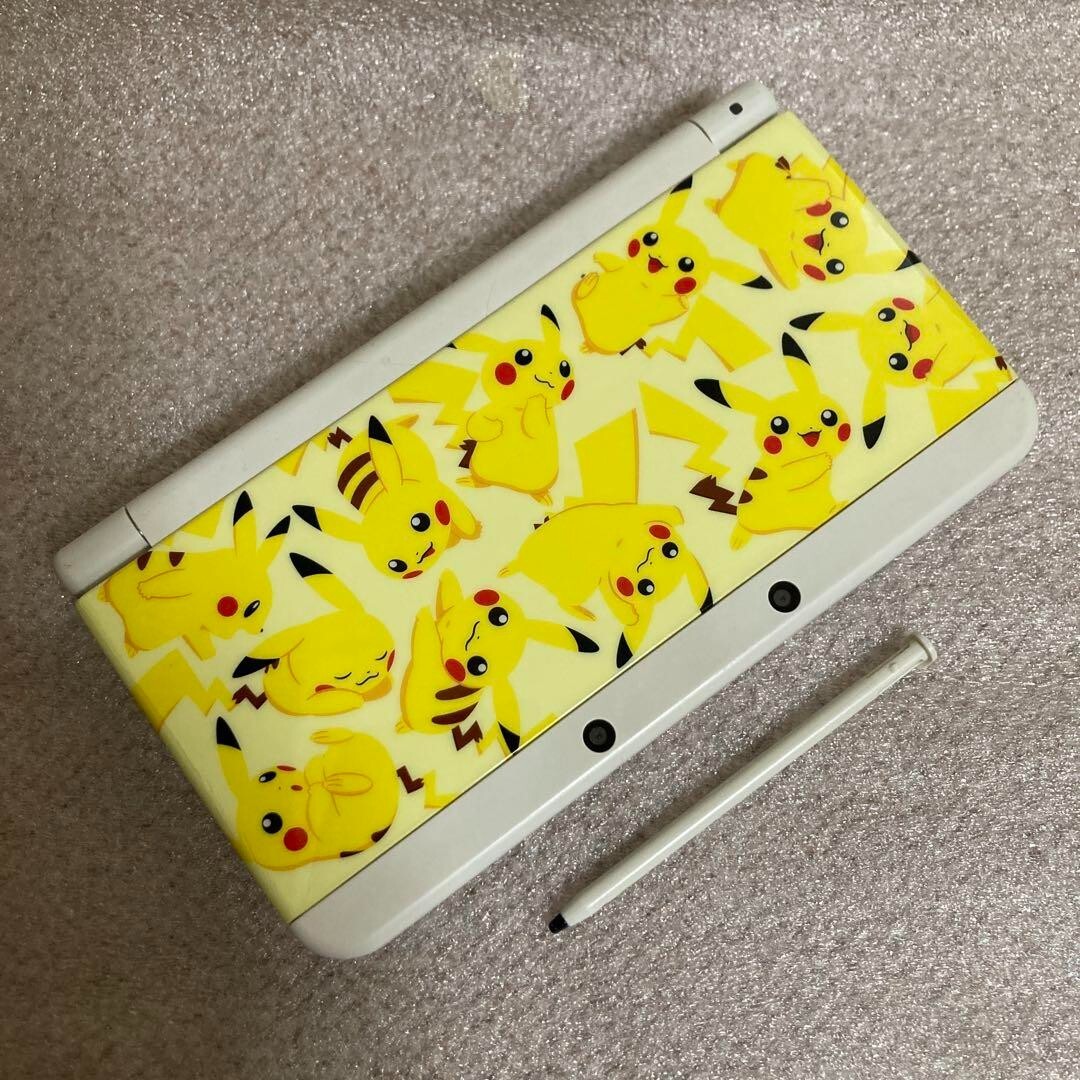 Nintendo new 3DS Console White Pikachu Kisekae Plate Edition Nintendo new 3DS Console White Pikachu Kisekae Plate Edition