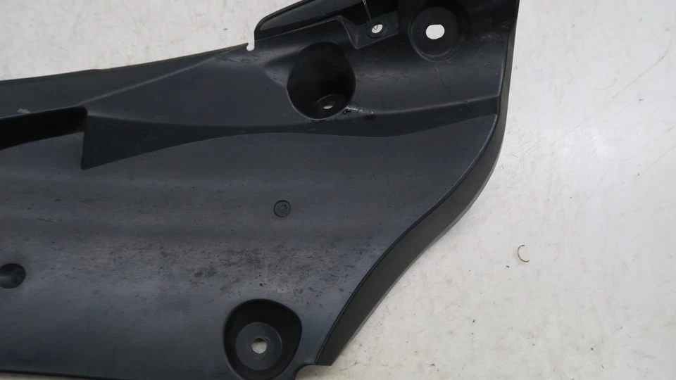 Parachoques trasero derecho protector contra salpicaduras Mazda MX-5 Miata 2016-2024 OEM N24350341 Foto 4 de 4