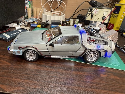 Hot Wheels Elite Back to the Future DeLorean Ultimate Edition - Imagen 20 de 20
