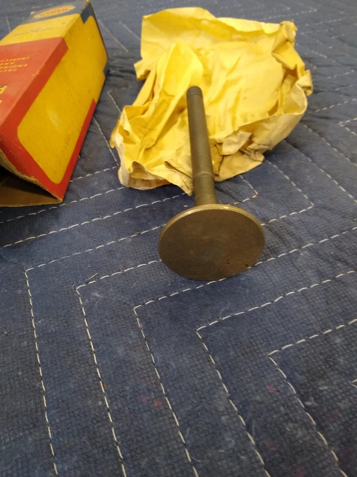 1955-1958 Chrysler Windsor 301 331 354 Poly Exhaust Valve 1619638 NOS - Image 2 of 4