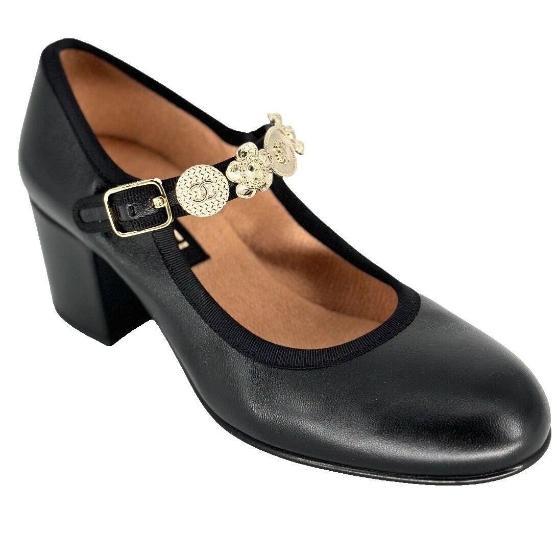 Planos planos superiores lisos de cuero CHANEL para mujer