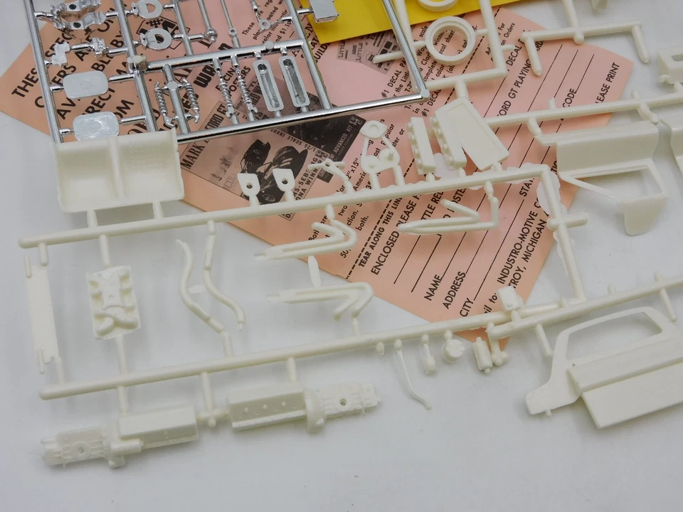 IMC Ford J Car JTP 1/25 Vintage Plastic Kit 113-200 W/ Box - Image 4 of 4