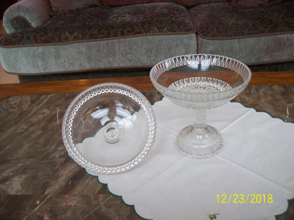 Plato de caramelo de compota pedestal cubierto patrón de lágrima llamativo de cristal vintage Foto 2 de 4