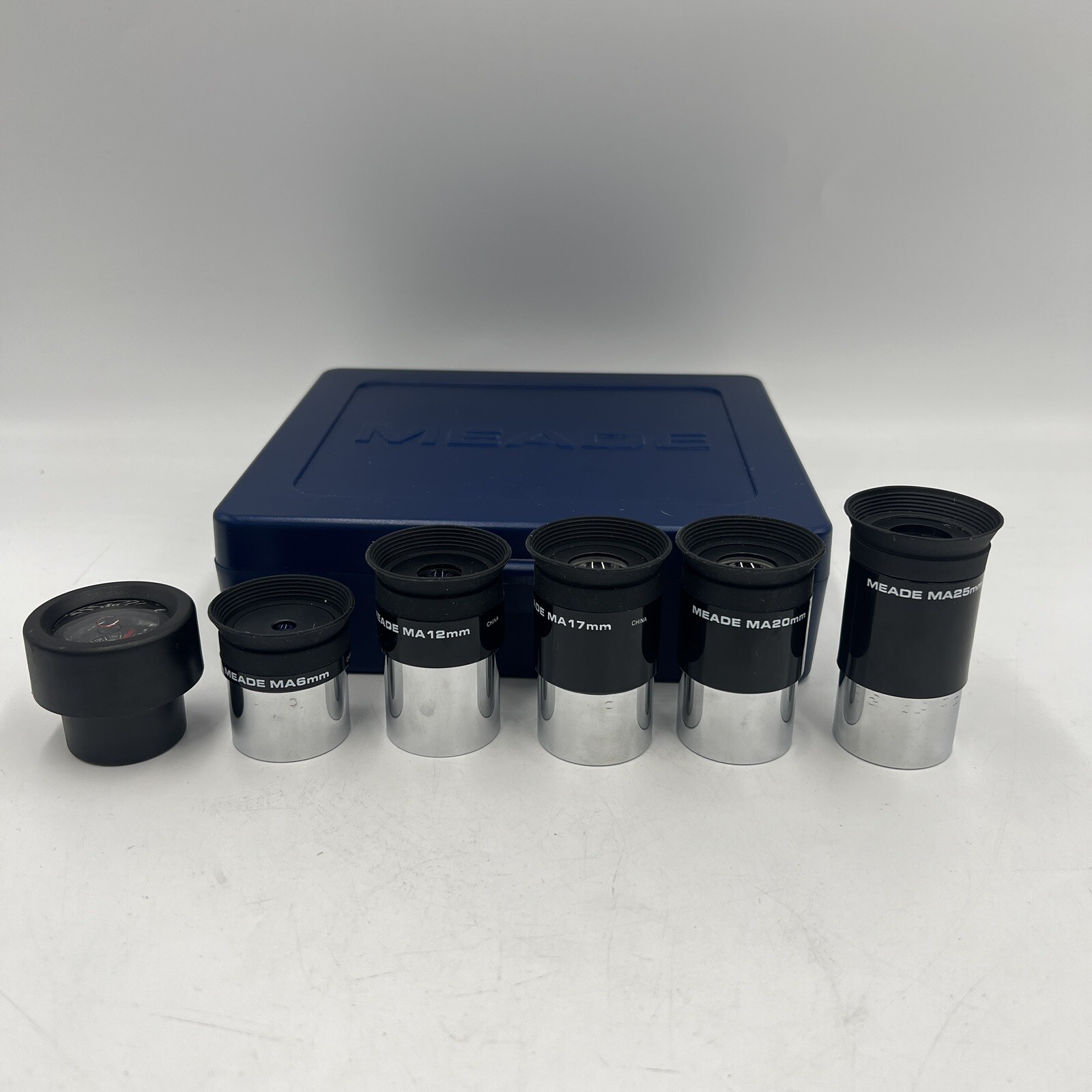 Meade Telescope eyepiece 5 piece set 6, 12, 17, 20 25mm w/ case 1.25” W