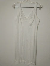 Vintage Full Slip WONDER MAID 100% Antron Nylon Non Cling Sz 34 Lace Trim Cream