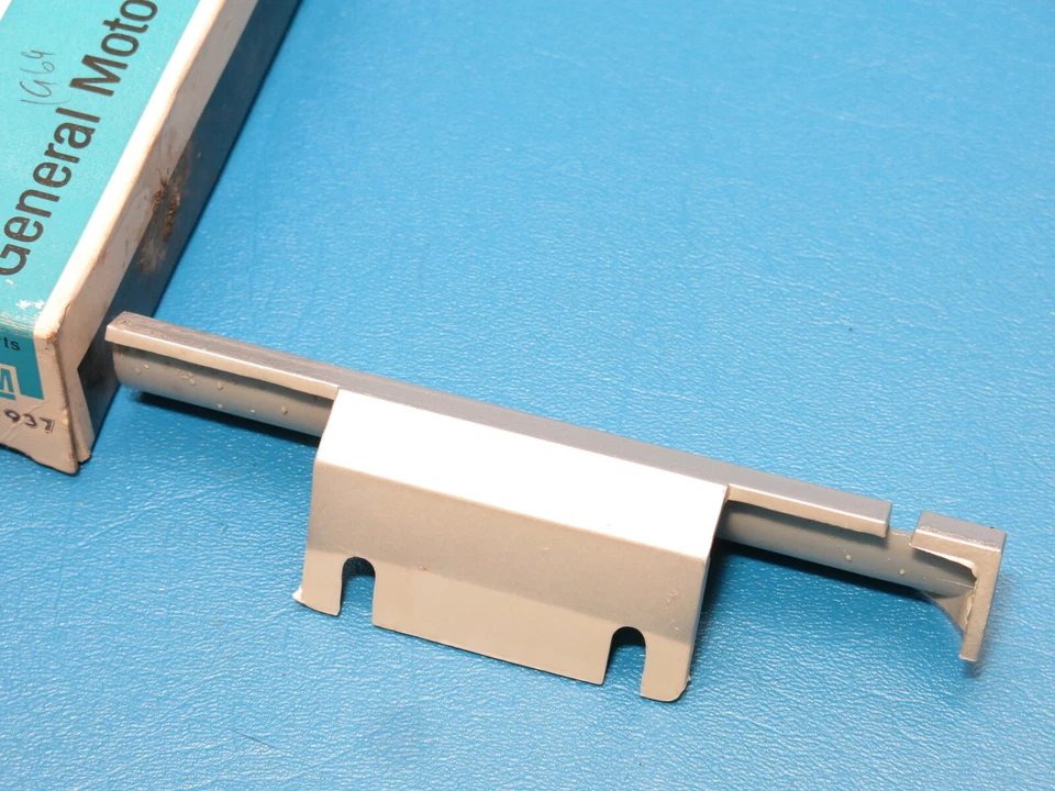 Nuevo de Lote Antiguo GM 1969 Oldsmobile Delta 88 98 mano izquierda izquierda izquierda parrilla a capó relleno moldura 403937 Foto 4 de 4