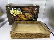 VTG 70s PYREX 2330 Baker in a Basket Clear 3 QT Utility Dish & Woven Basket 9x13