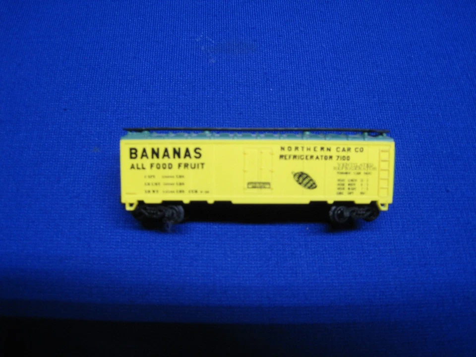 N Scale Bananas Reefer - Freight Train - Image 2 of 4