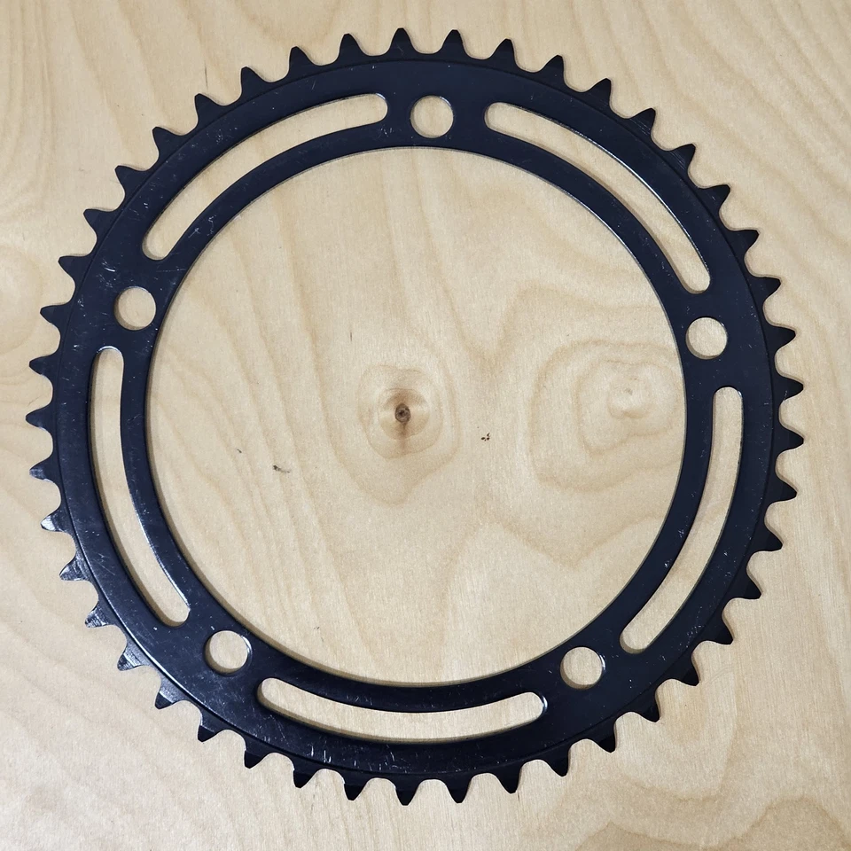 Plato Sugino Mighty Competition 3/32" 45T 5 pernos 144 m BCD negro NOS años 80 BMX Foto 2 de 4