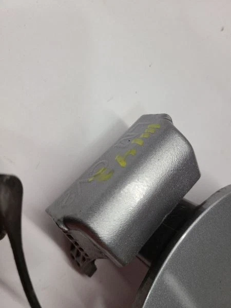Hyundai Tucson 2010-2015 puerta de llenado de combustible gris Foto 4 de 4