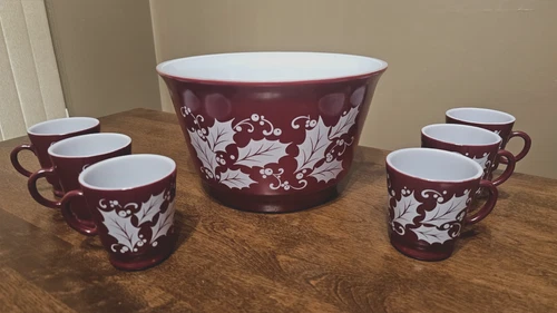 Vintage Hazel Atlas Egg Nog/Punch Bowl Set - 6 Mugs Holly Berry Milk Glass -NICE