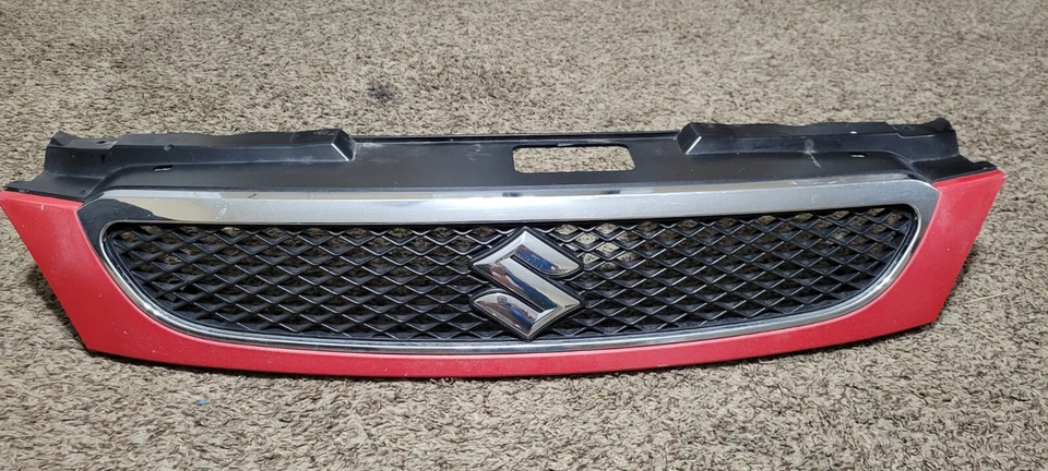 2007 2008 2009 SUZUKI RENO FRONT BUMPER COVER GRILL GRILLE CHROME OEM. 2008 Foto 2 de 3