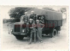 Foto, GST Zwickau, Rekruten mit Ihrem LKW IFA H3A, ca 1965, 5026-671