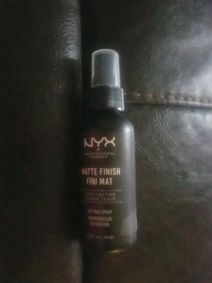 1 NYX Professional Makeup Matte Finish Fini Mat Setting Spray Long Lasting 60ml. - Image 3 of 4