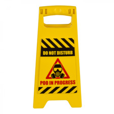 Segnale avviso pericolo stampato su entrambi i lati da scrivania ufficio lavoro