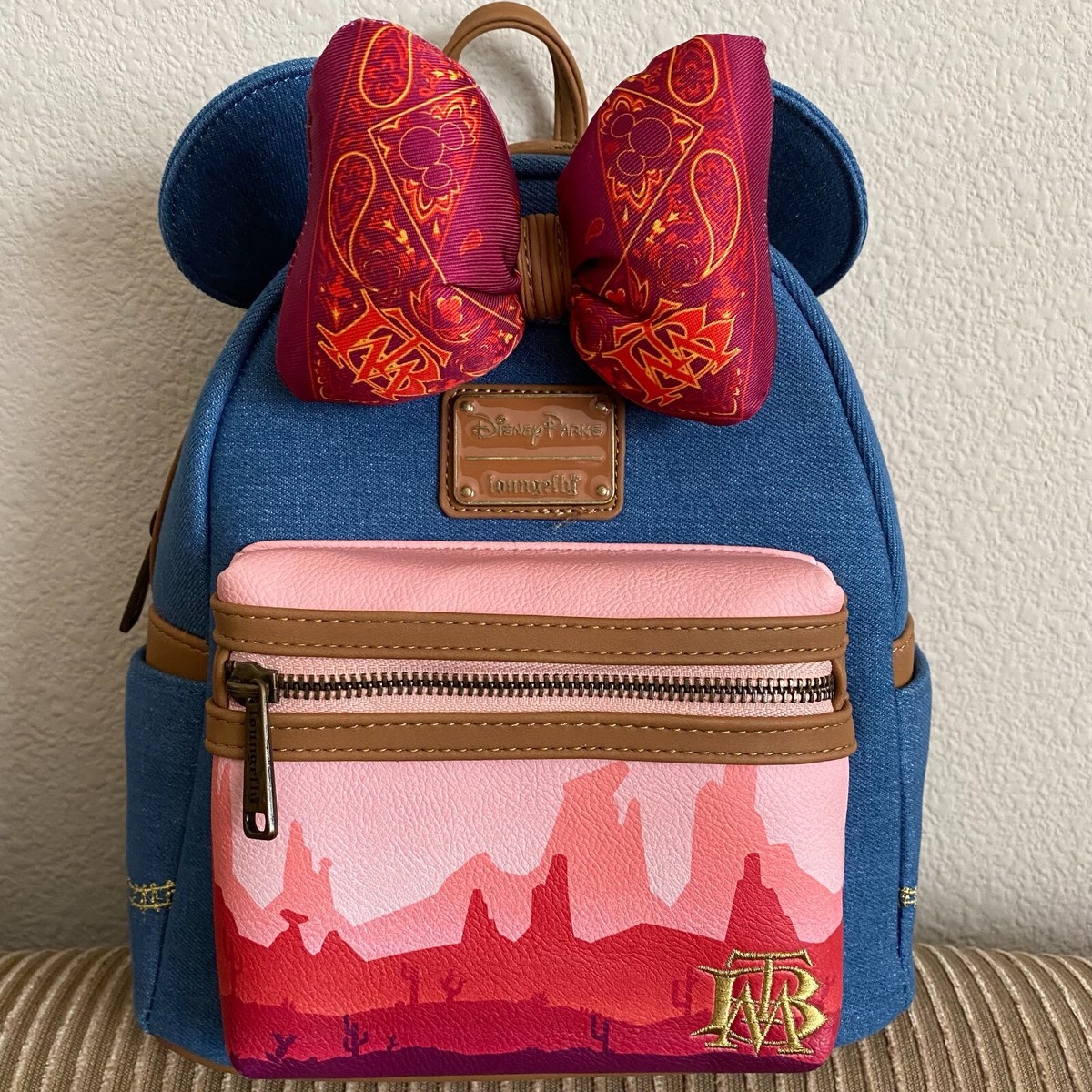 Disney Loungefly Main Attraction Minnie Mouse Big Thunder  display picture 2