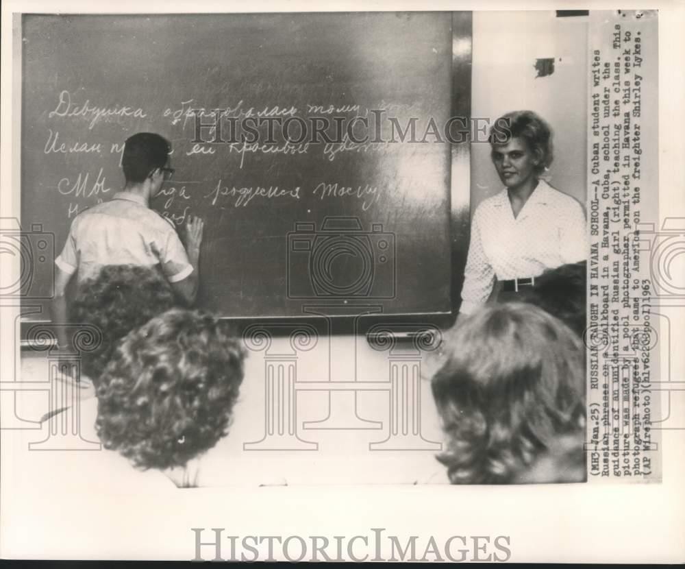 1963 Press Photo Cuban students in a Russian language class in Havana, Cuba.
