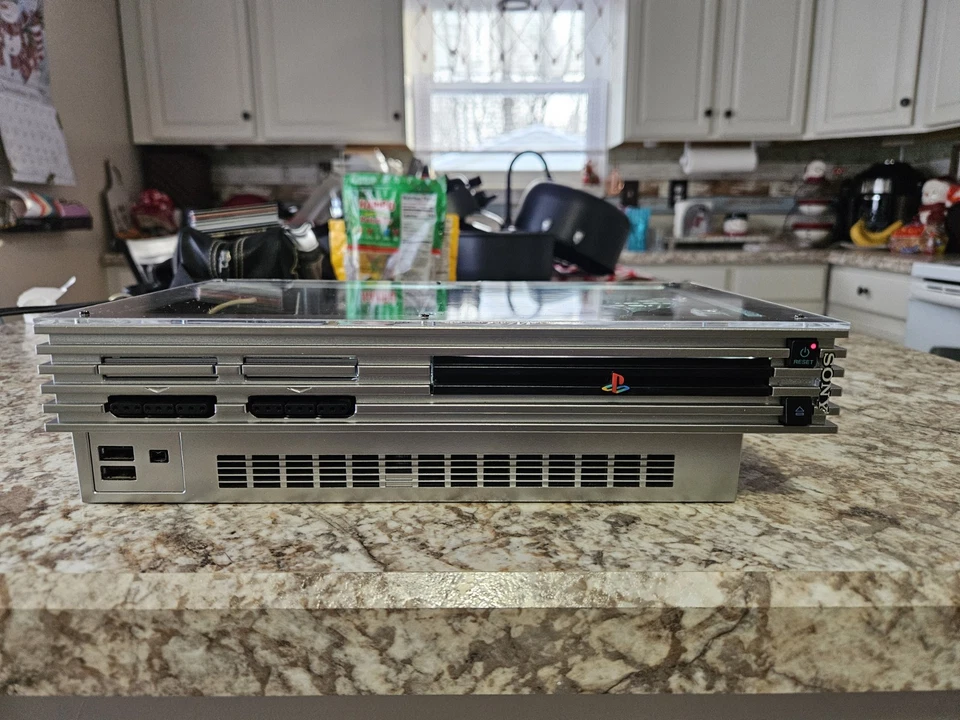 Sony Playstation 2 PS2 Personalizado PLATEADO Funciona con Tapa Transparente NUEVO LÁSER con LED Foto 3 de 4