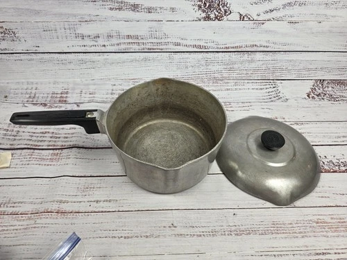 Wagner Ware Sydney O Magnalite 4 QT Sauce Pot 4684-P with Lid Double Spouts VTG