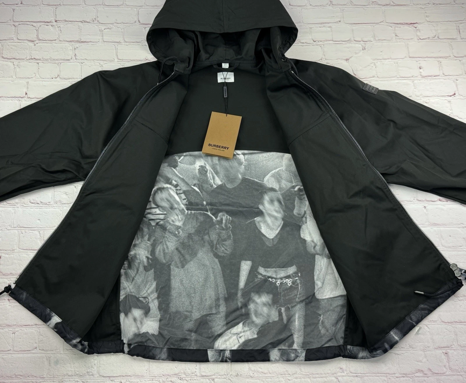 NWT BURBERRY Monochrome Rave Print Nylon Hooded Jacket Size: L Black MSRP $1250 image 13