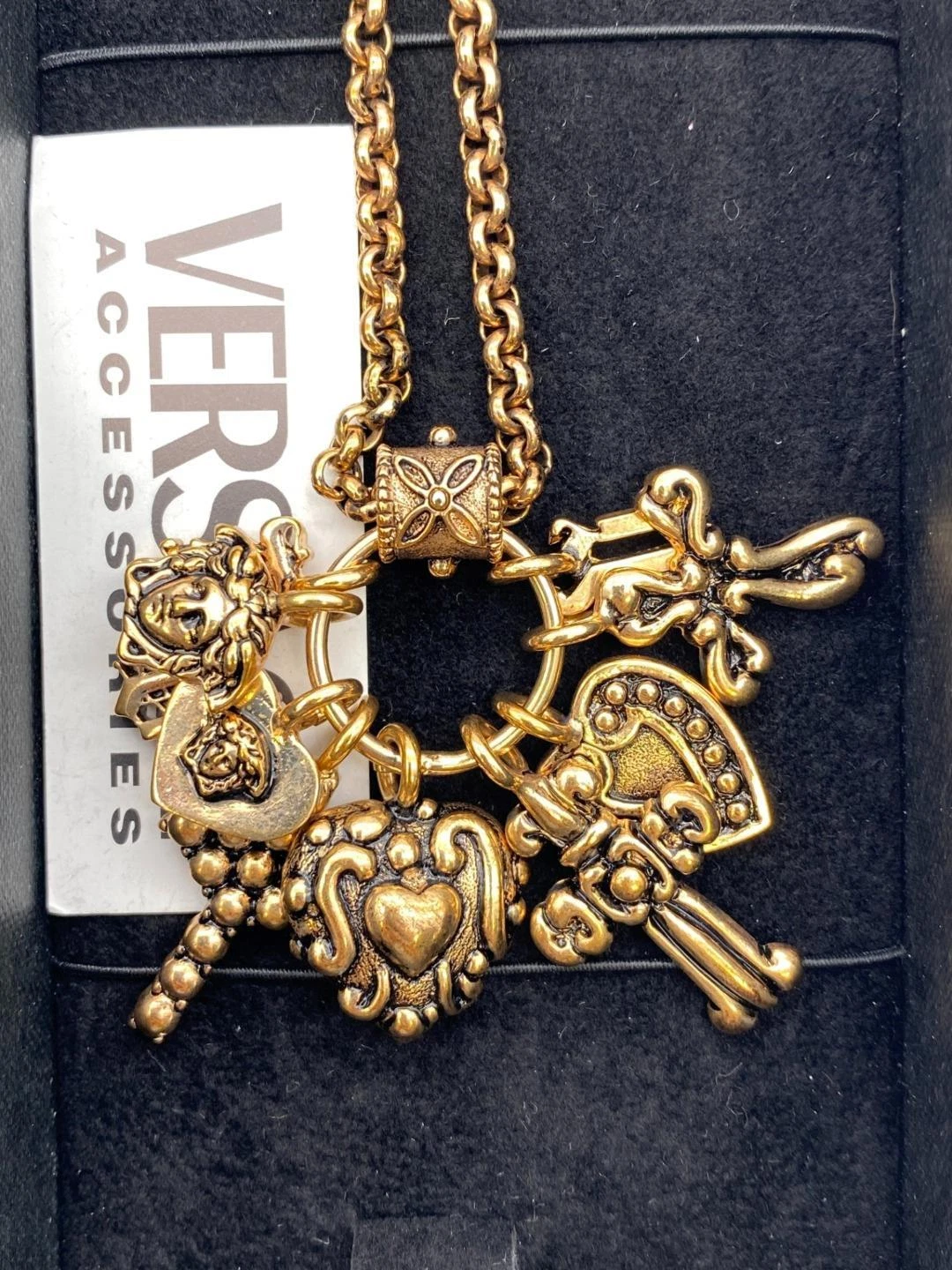 Collana con ciondolo in metallo tono oro invecchiato originale Gianni Versace #330 nuova vecchiono