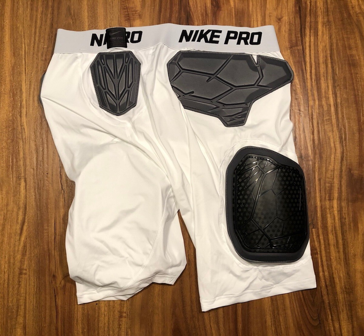 Nike Pro パッド付き ホワイトパンツ　サイズM Nike Pro パッド付き ホワイトパンツ サイズM