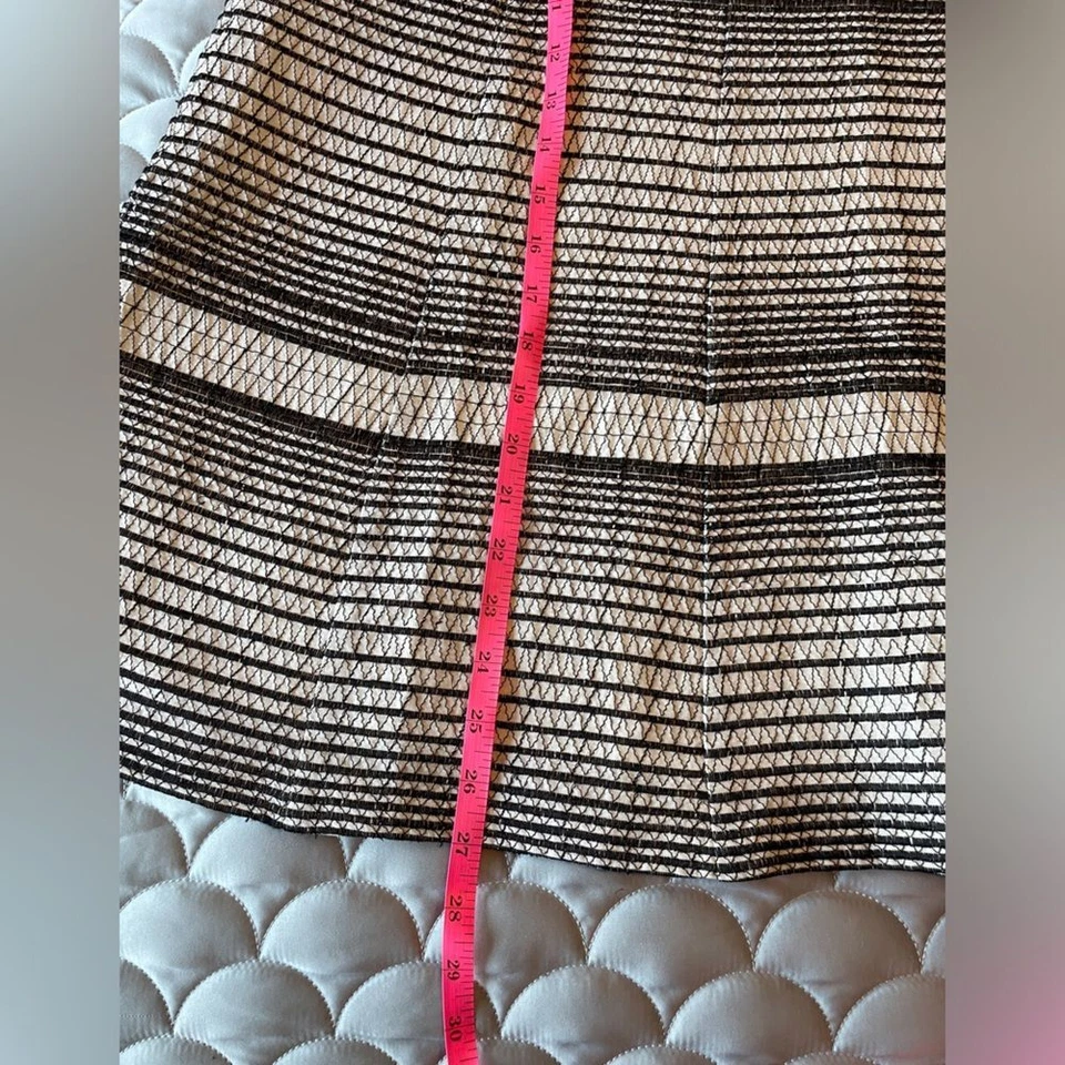 Falda Club Monaco línea a talla 6 Foto 3 de 4