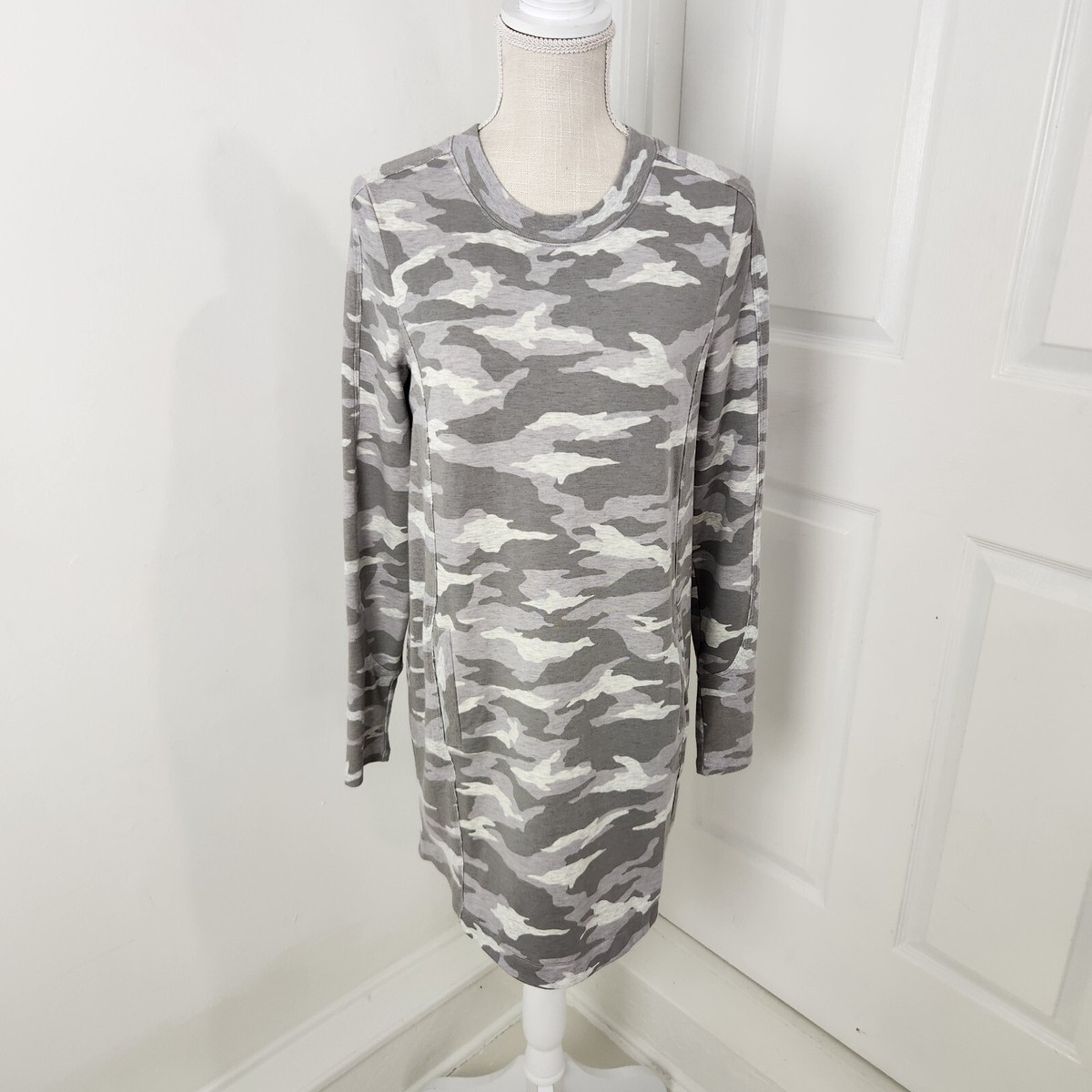 Athleta Dress Womens S Gray Camo Balance Sweatshirt Lux Athleisure