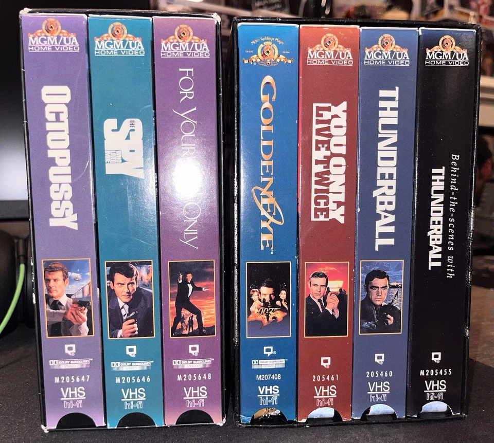 James Bond Deluxe Gift Sets - VHS Gift Set + Gift Set Volume 2 (GREAT CONDITION) Foto 2 de 4